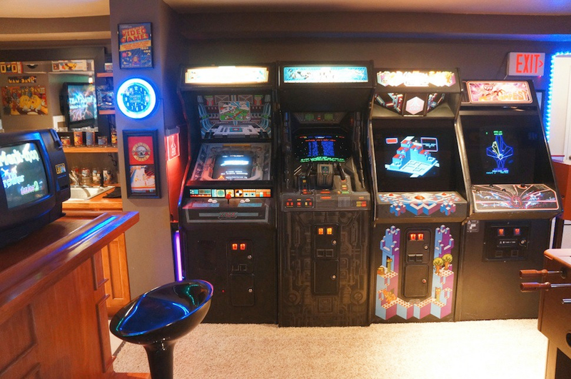 Illustration for article titled All-Star Dad Builds Incredible Basement Arcade With His Son